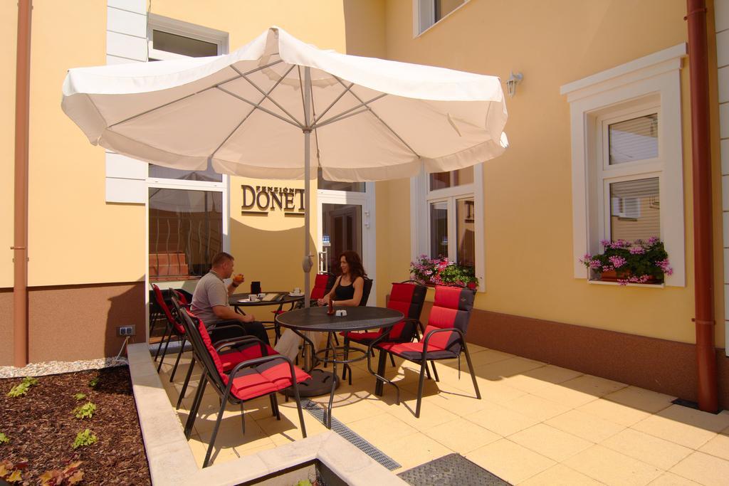 Penzión Donet Pressburg Exterior foto